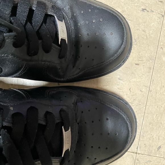 Nike Men's Black Sneakers - Picture 7 of 7